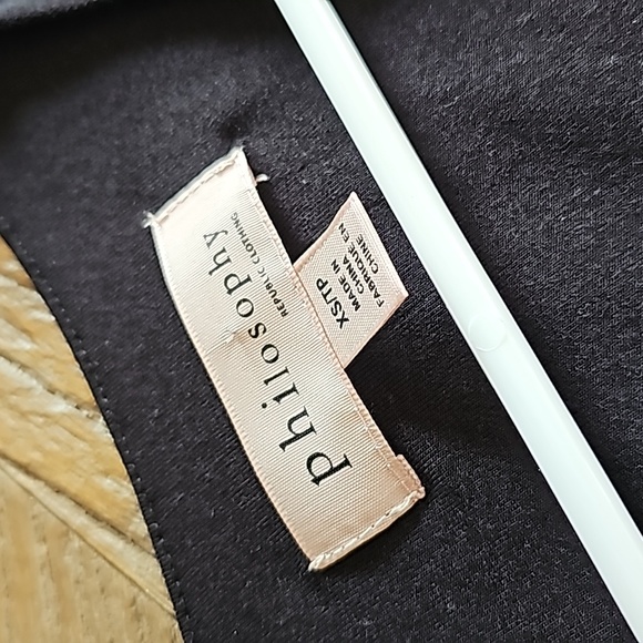 New Philosophy sleeveless vneck top, xs - Picture 2 of 5